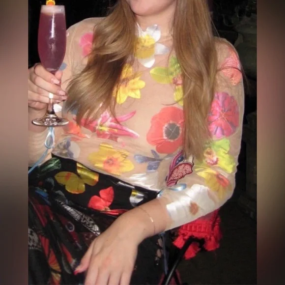 Tyler McGillivary Elsa sheer flowers long sleeve top in sand - Picture 2 of 8